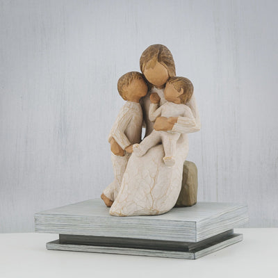 Figurine Paisiblement - Willow Tree - <i>Doucement enlacés d'amour</i>